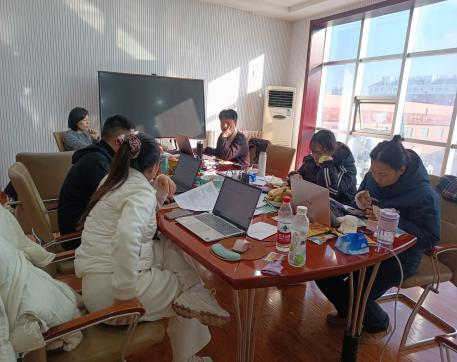 財(cái)務(wù)科進(jìn)行年終存貨盤(pán)點(diǎn)